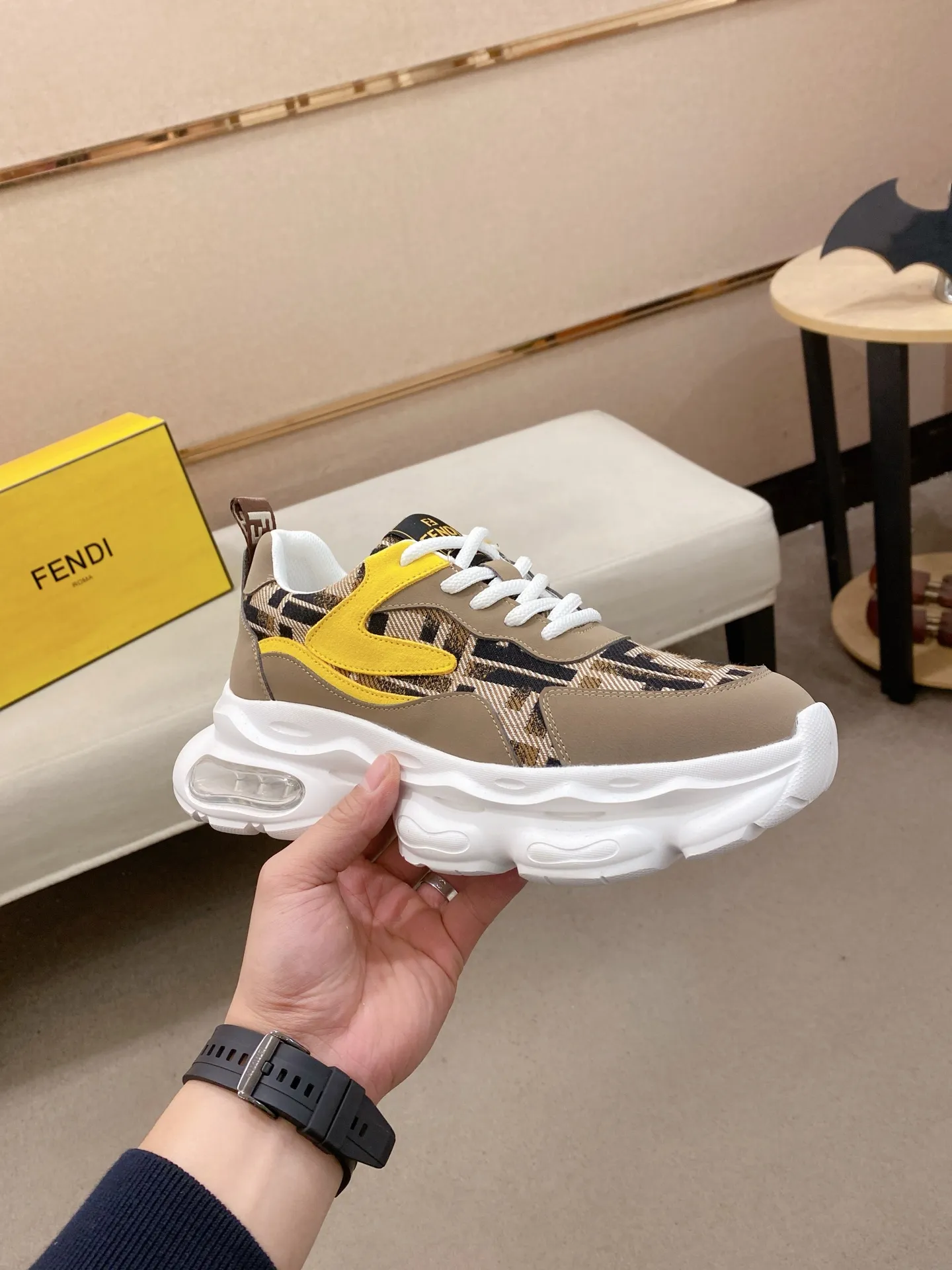 Factory price 442💰 (fendi) New style 👊🏻 upper 🇮🇹 imported cowhide fabric 🇩🇪 lining imported sheepskin lining. The original outsole is molded to highlight the identity of every man, and the upper foot is elegant and stable🚶🏻🚶🏻The high-end custom counters reproduce the original version📯No matter the wind or rain, the shoe last remains unchanged and can withstand the verification of time🔍️,🔵 Size: 38-44